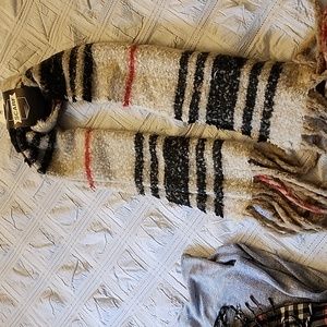Scarf never worn